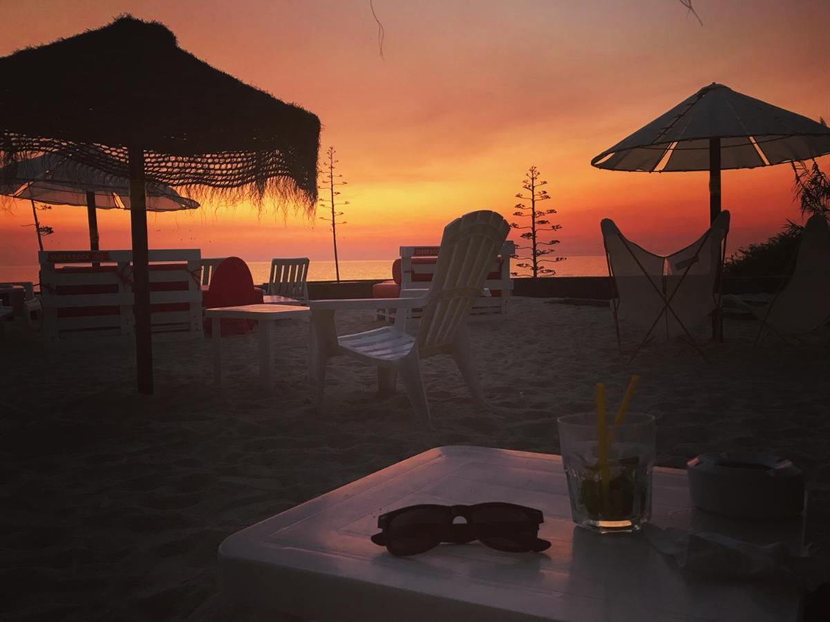 Rock'S Beach Spot Suit Costa da Caparica Esterno foto